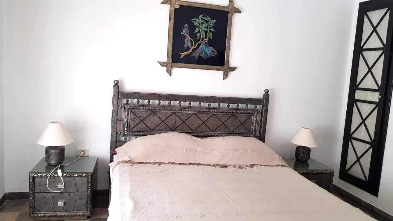 La Maison Les Pins Chambre D'Hote Chez L'Habitant Ла-Марса Экстерьер фото